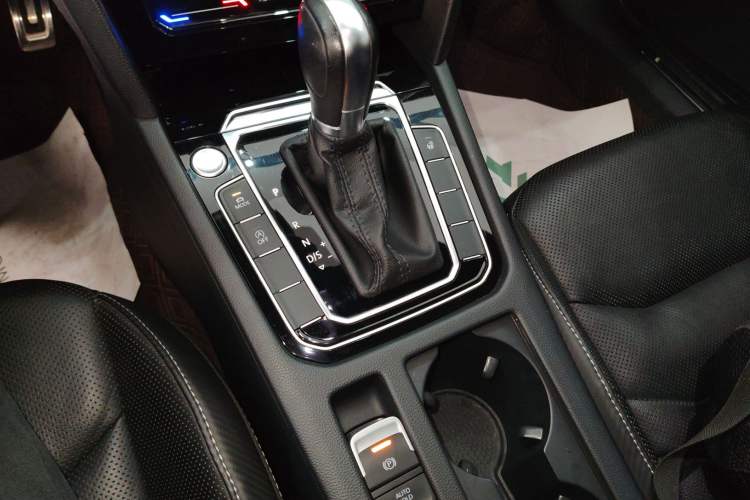 Used Volkswagen FAW-Volkswagen CC 2020 330TSI Glamour Edition China VI Standard Gear Lever