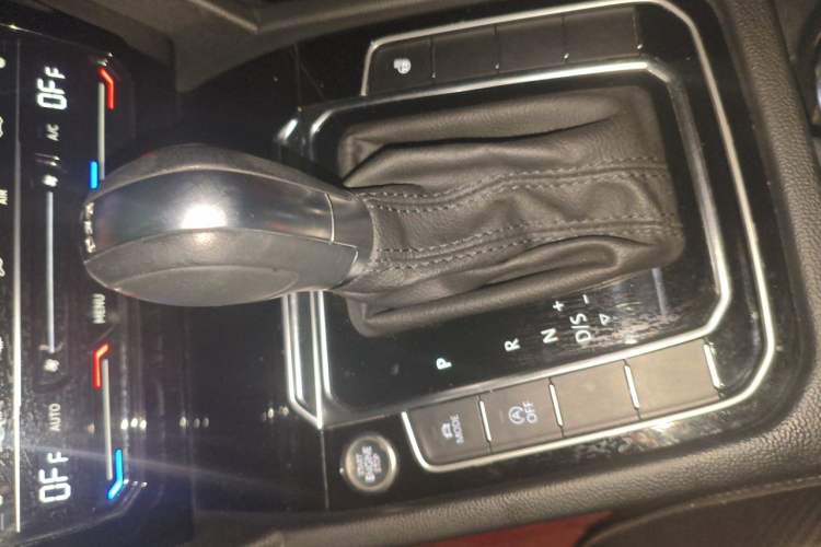 Used Volkswagen FAW-Volkswagen CC 2020 330TSI Glamour Edition China VI Standard Gear Lever