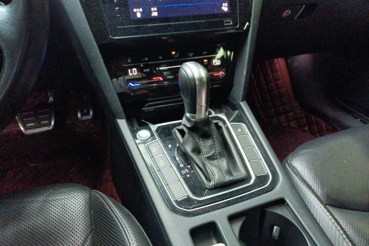 Used Volkswagen FAW-Volkswagen CC 2020 330TSI Glamour Edition China VI Standard Gear Lever