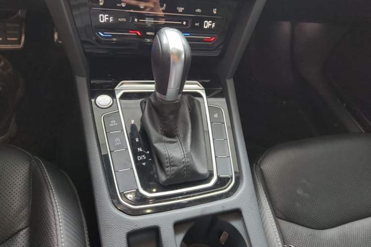 Used Volkswagen FAW-Volkswagen CC 2020 330TSI Glamour Edition China VI Standard Gear Lever