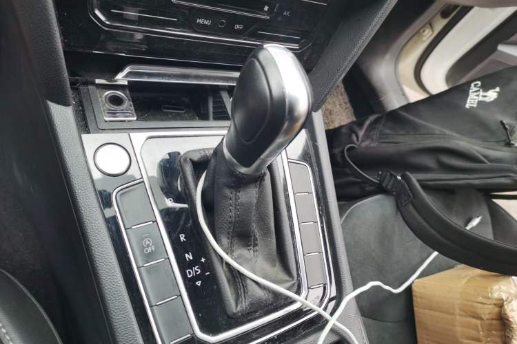 Used Volkswagen FAW-Volkswagen CC 2020 330TSI Huayan Edition China VI Standard Gear Lever