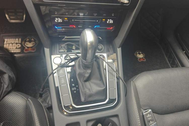 Used Volkswagen FAW-Volkswagen CC 2020 330TSI Glamour Edition China VI Standard Gear Lever