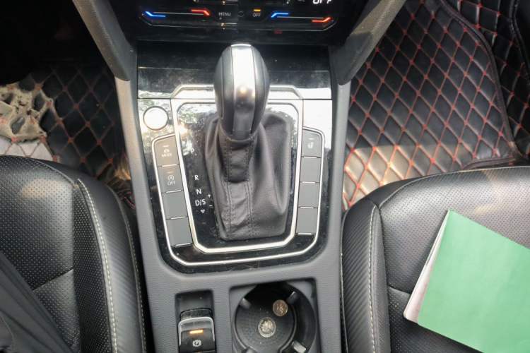 Used Volkswagen FAW-Volkswagen CC 2020 330TSI Glamour Edition China VI Standard Gear Lever