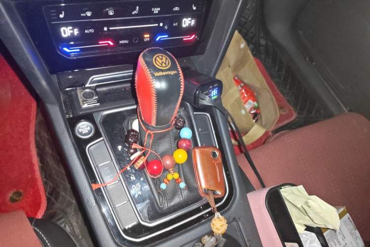 Used Volkswagen FAW-Volkswagen CC 2020 330TSI Huayan Edition China VI Standard Gear Lever