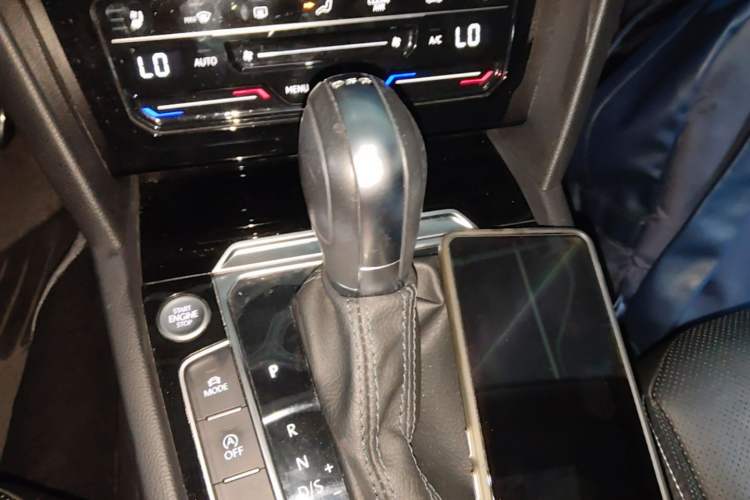 Used Volkswagen FAW-Volkswagen CC 2020 330TSI Glamour Edition China VI Standard Gear Lever