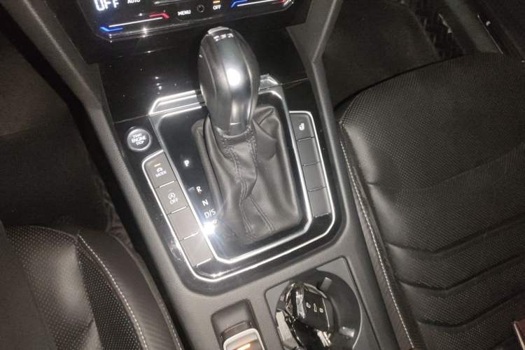 Used Volkswagen FAW-Volkswagen CC 2020 330TSI Glamour Edition China VI Standard Gear Lever
