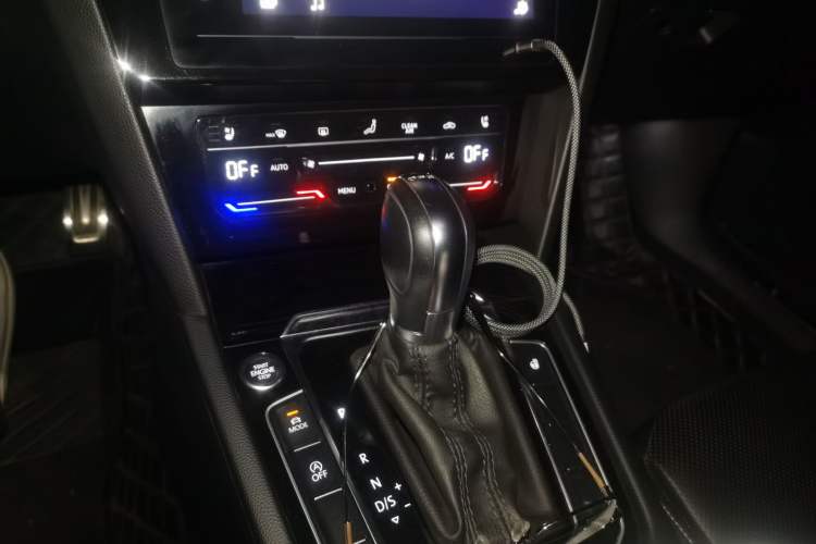 Used Volkswagen FAW-Volkswagen CC 2020 330TSI Glamour Edition China VI Standard Gear Lever
