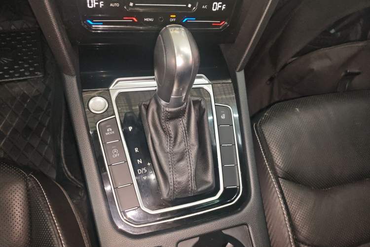 Used Volkswagen FAW-Volkswagen CC 2020 330TSI Glamour Edition China VI Standard Gear Lever