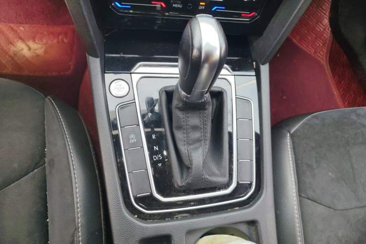 Used Volkswagen FAW-Volkswagen CC 2020 330TSI Huayan Edition China VI Standard Gear Lever