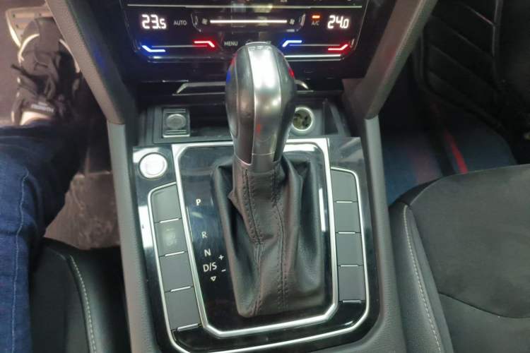 Used Volkswagen FAW-Volkswagen CC 2020 330TSI Huayan Edition China VI Standard Gear Lever