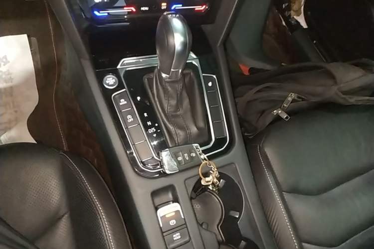 Used Volkswagen FAW-Volkswagen CC 2020 330TSI Glamour Edition China VI Standard Gear Lever