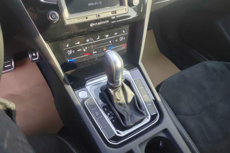 Used Volkswagen FAW-Volkswagen CC 2020 330TSI Huayan Edition China VI Standard Gear Lever