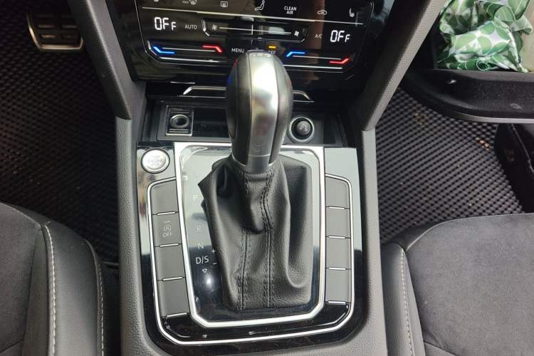 Used Volkswagen FAW-Volkswagen CC 2020 330TSI Huayan Edition China VI Standard Gear Lever