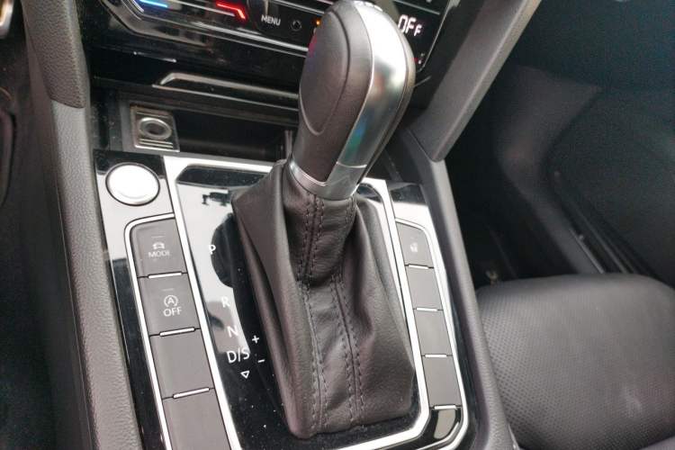 Used Volkswagen FAW-Volkswagen CC 2020 330TSI Glamour Edition China VI Standard Gear Lever