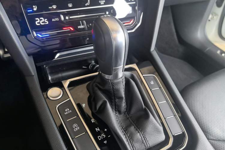 Used Volkswagen FAW-Volkswagen CC 2020 330TSI Glamour Edition China VI Standard Gear Lever
