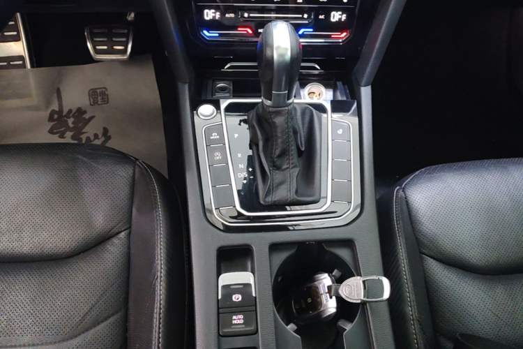 Used Volkswagen FAW-Volkswagen CC 2020 330TSI Glamour Edition China VI Standard Gear Lever