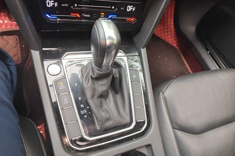 Used Volkswagen FAW-Volkswagen CC 2020 330TSI Glamour Edition China VI Standard Gear Lever