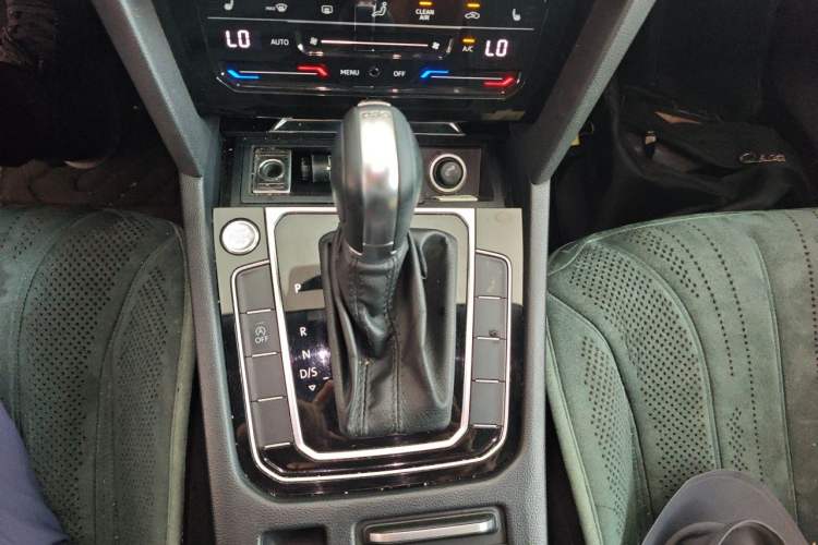 Used Volkswagen FAW-Volkswagen CC 2020 330TSI Huayan Edition China VI Standard Gear Lever