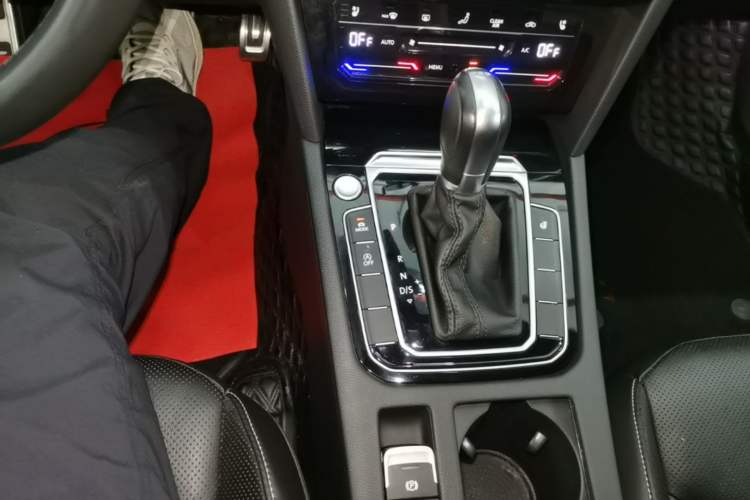 Used Volkswagen FAW-Volkswagen CC 2020 330TSI Glamour Edition China VI Standard Gear Lever
