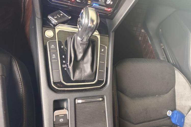 Used Volkswagen FAW-Volkswagen CC 2020 330TSI Glamour Edition China VI Standard Gear Lever