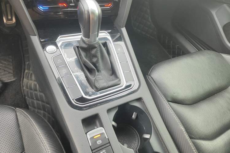 Used Volkswagen FAW-Volkswagen CC 2020 330TSI Glamour Edition China VI Standard Gear Lever