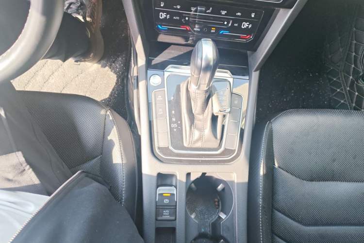Used Volkswagen FAW-Volkswagen CC 2020 330TSI Glamour Edition China VI Standard Gear Lever