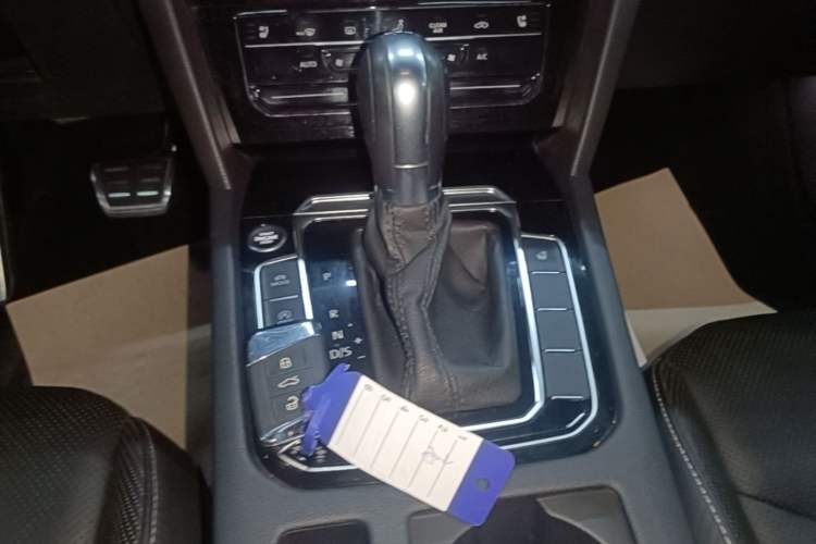 Used Volkswagen FAW-Volkswagen CC 2020 330TSI Glamour Edition China VI Standard Gear Lever