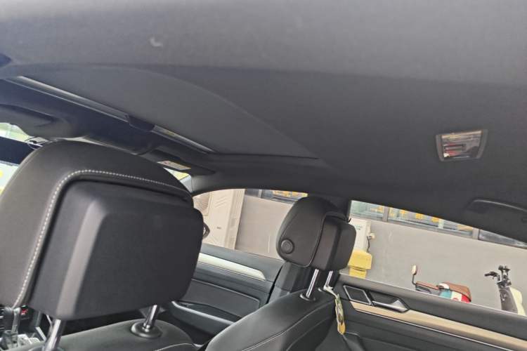 Used Volkswagen FAW-Volkswagen CC 2020 330TSI Huayan Edition China VI Standard Headliner
