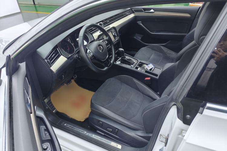 Used Volkswagen FAW-Volkswagen CC 2020 330TSI Huayan Edition China VI Standard Interior 1