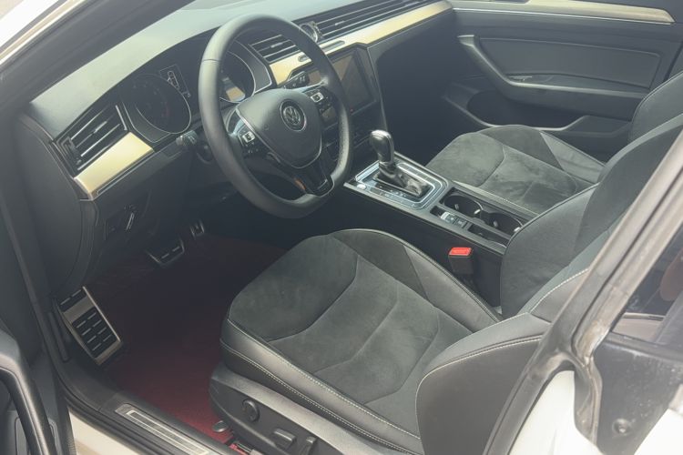 Used Volkswagen FAW-Volkswagen CC 2020 330TSI Huayan Edition China VI Standard Interior 1