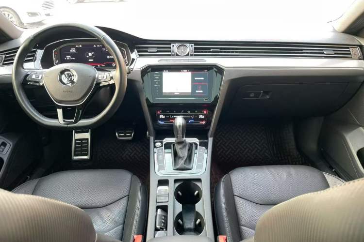 Used Volkswagen FAW-Volkswagen CC 2020 330TSI Glamour Edition China VI Standard Interior 1