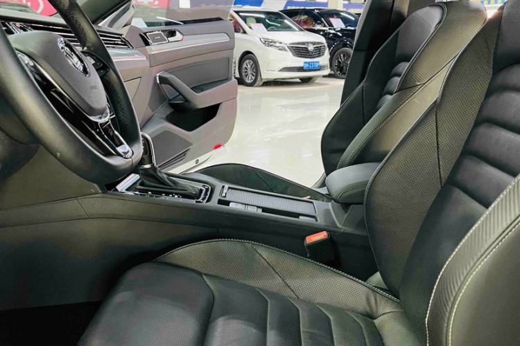 Used Volkswagen FAW-Volkswagen CC 2020 330TSI Glamour Edition China VI Standard Interior 1