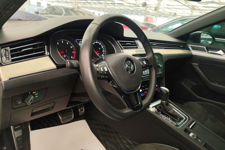 Used Volkswagen FAW-Volkswagen CC 2020 330TSI Huayan Edition China VI Standard Interior 2