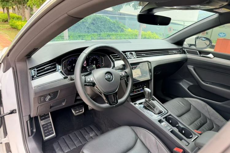 Used Volkswagen FAW-Volkswagen CC 2020 330TSI Glamour Edition China VI Standard Interior 2