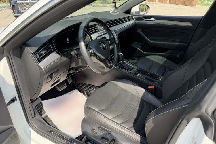 Used Volkswagen FAW-Volkswagen CC 2020 330TSI Glamour Edition China VI Standard Interior 2
