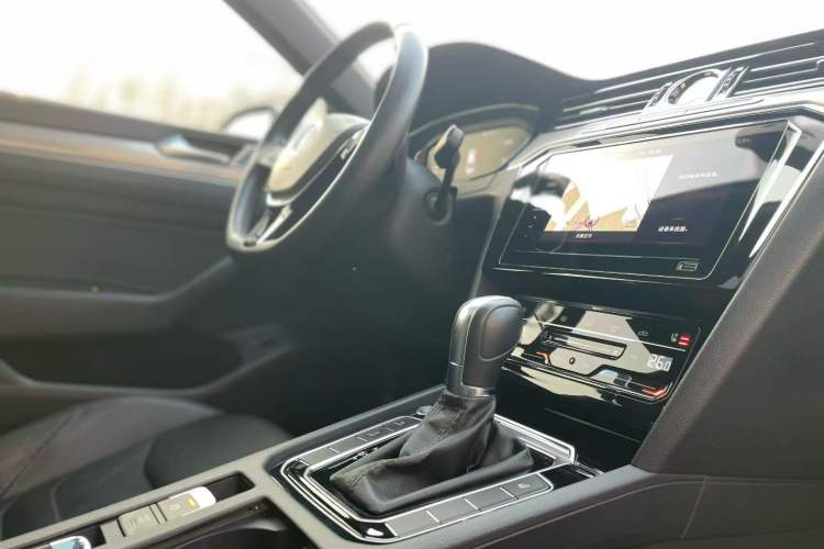 Used Volkswagen FAW-Volkswagen CC 2020 330TSI Glamour Edition China VI Standard Interior 3