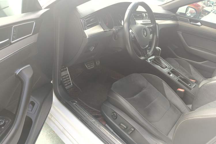 Used Volkswagen FAW-Volkswagen CC 2020 330TSI Huayan Edition China VI Standard Interior 3