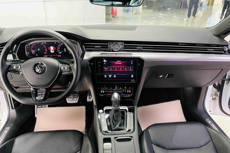 Used Volkswagen FAW-Volkswagen CC 2020 330TSI Glamour Edition China VI Standard Interior 4