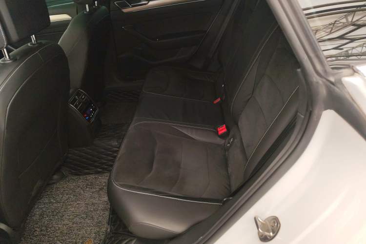 Used Volkswagen FAW-Volkswagen CC 2020 330TSI Huayan Edition China VI Standard Interior 4