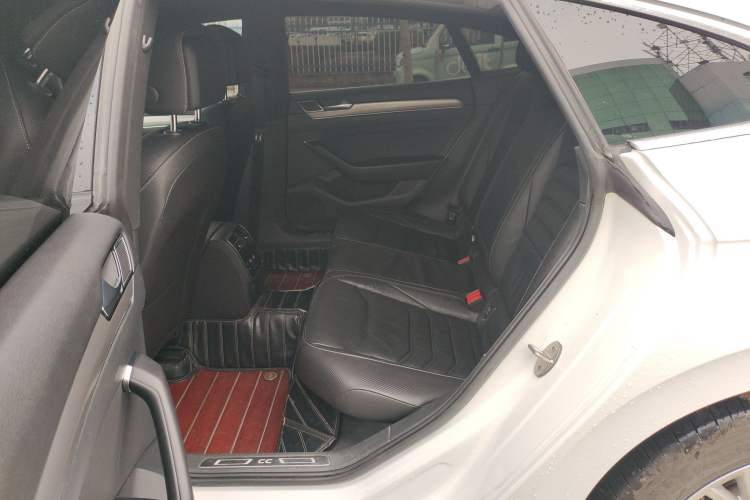Used Volkswagen FAW-Volkswagen CC 2020 330TSI Glamour Edition China VI Standard Interior 4