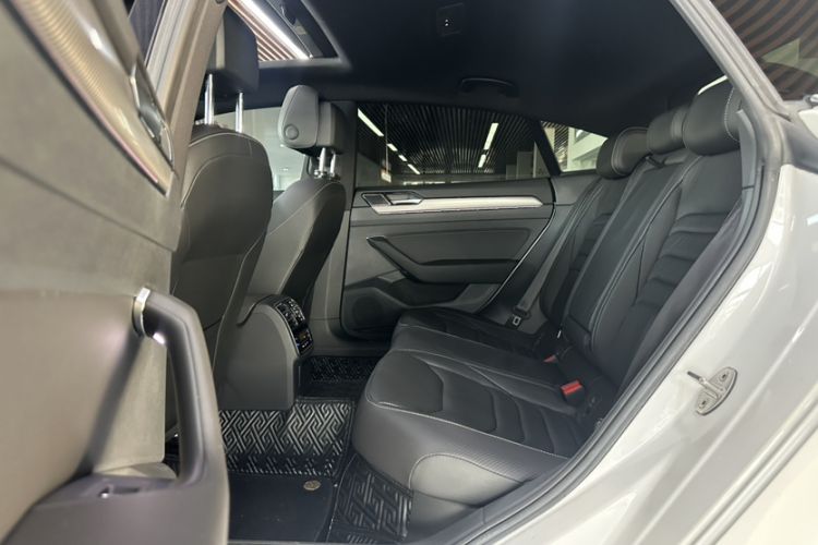Used Volkswagen FAW-Volkswagen CC 2020 330TSI Glamour Edition China VI Standard Interior 4
