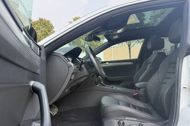 Used Volkswagen FAW-Volkswagen CC 2020 330TSI Glamour Edition China VI Standard Interior 4