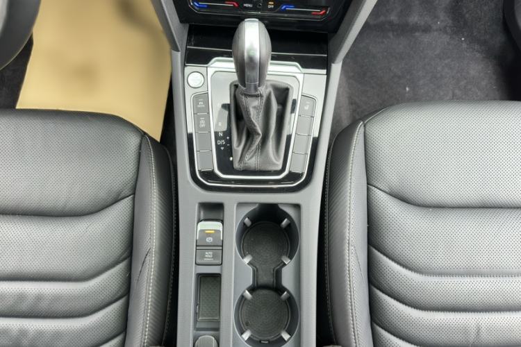 Used Volkswagen FAW-Volkswagen CC 2020 330TSI Glamour Edition China VI Standard Interior 6