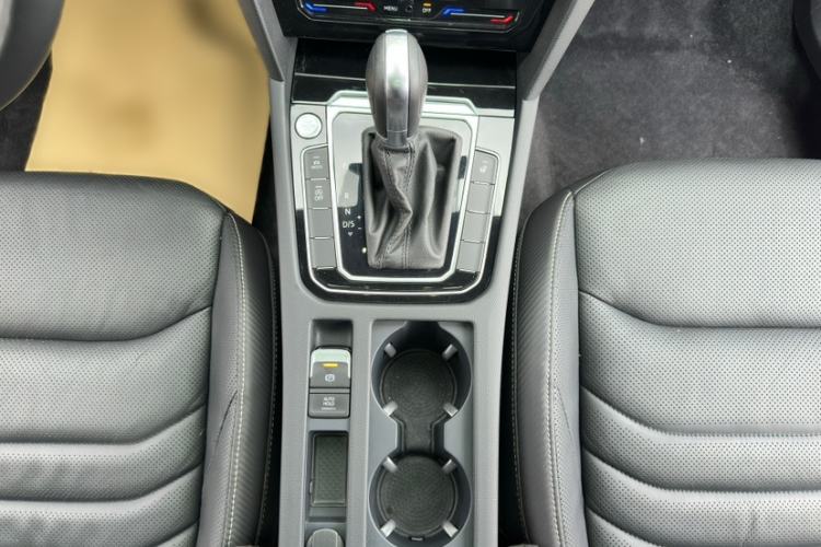 Used Volkswagen FAW-Volkswagen CC 2020 330TSI Glamour Edition China VI Standard Interior 6