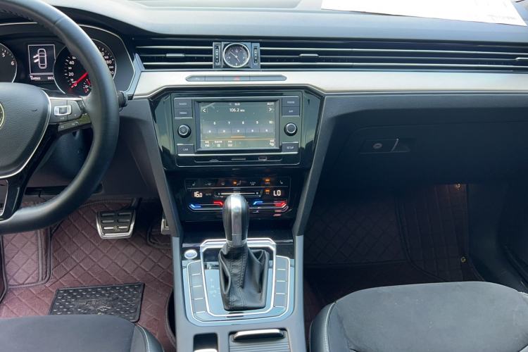 Used Volkswagen FAW-Volkswagen CC 2020 330TSI Huayan Edition China VI Standard Interior 7