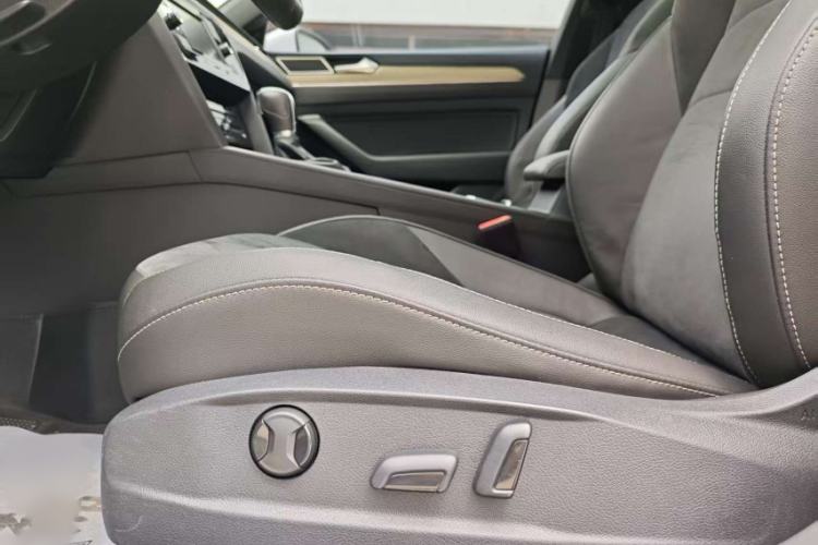 Used Volkswagen FAW-Volkswagen CC 2020 330TSI Huayan Edition China VI Standard Interior 7