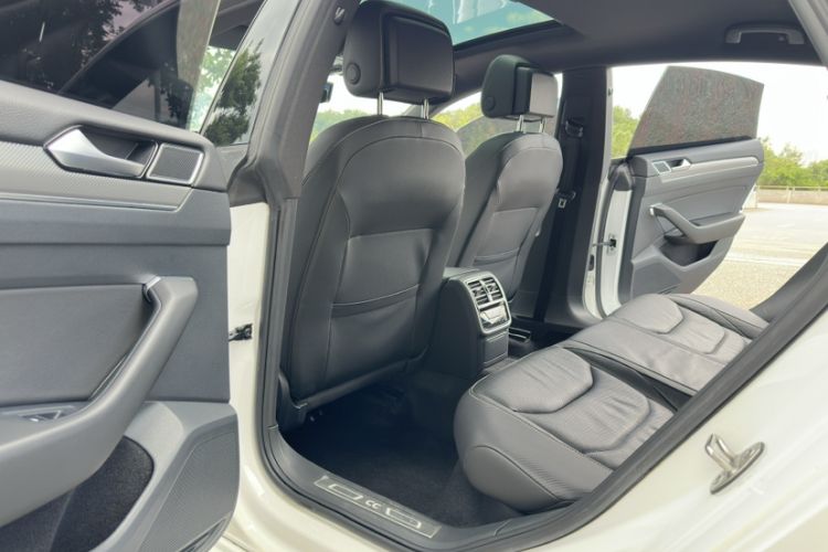 Used Volkswagen FAW-Volkswagen CC 2020 330TSI Glamour Edition China VI Standard Interior 8