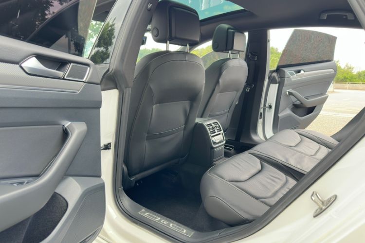 Used Volkswagen FAW-Volkswagen CC 2020 330TSI Glamour Edition China VI Standard Interior 8