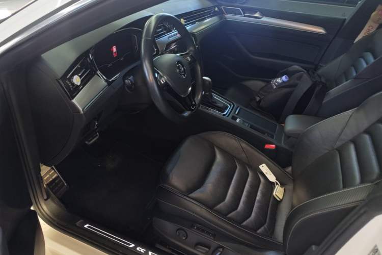 Used Volkswagen FAW-Volkswagen CC 2020 330TSI Glamour Edition China VI Standard Left Front Seat
