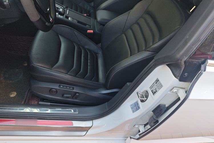 Used Volkswagen FAW-Volkswagen CC 2020 330TSI Glamour Edition China VI Standard Left Front Seat